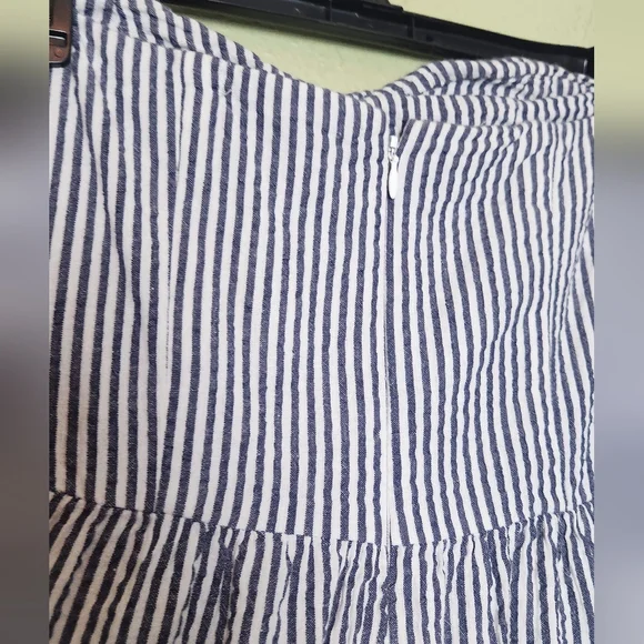 Judith. March Seersucker Dress Size Small - Picture 8 of 8